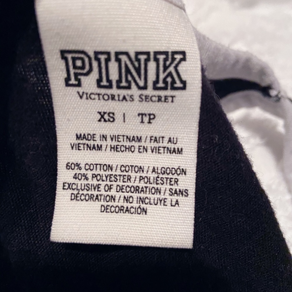 SOLD<<<<<<<<<<PINK <<💕Victoria Secret bundle! 💕 - Picture 2 of 3